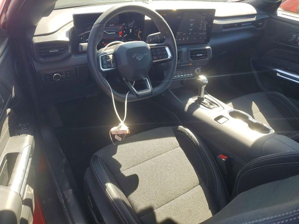 2025 FORD MUSTANG