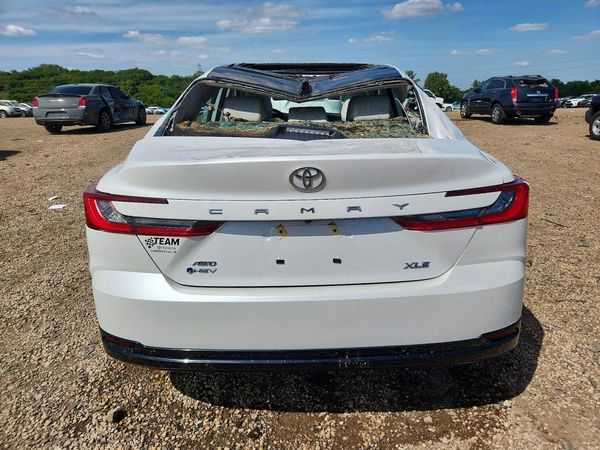 2025 TOYOTA CAMRY