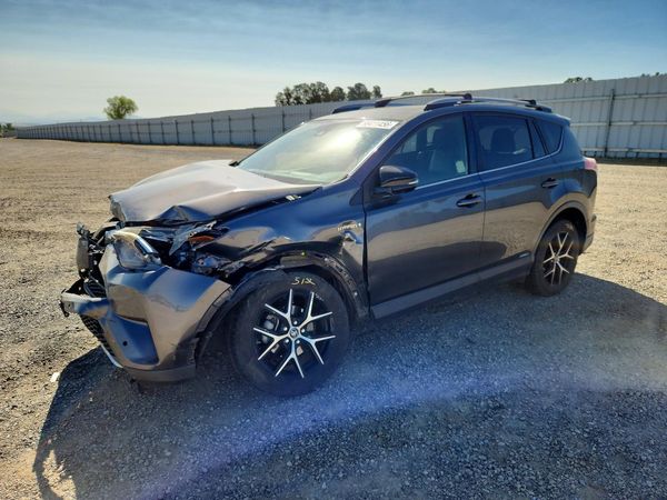 2018 TOYOTA RAV4 SE — Front 3/4
