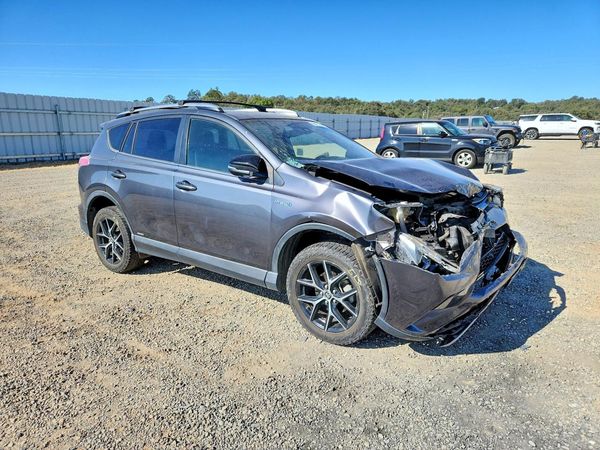 2018 TOYOTA RAV4 SE — Passenger 3/4