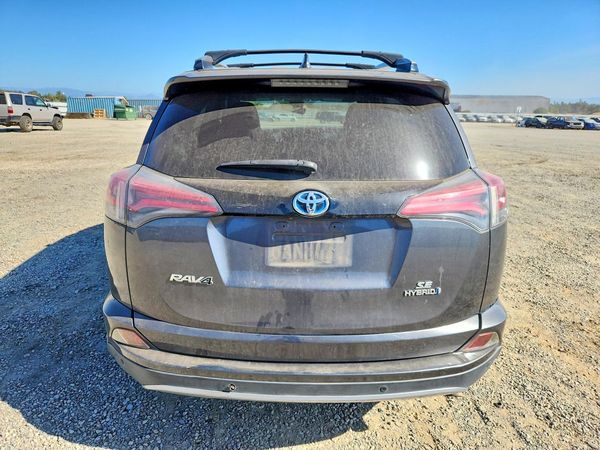 2018 TOYOTA RAV4 SE — DIRR