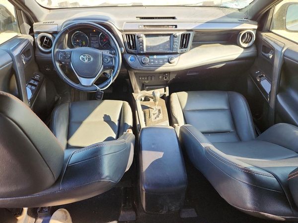 2018 TOYOTA RAV4 SE — CKPT