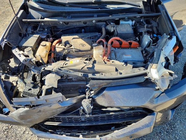 2018 TOYOTA RAV4 SE — Engine bay