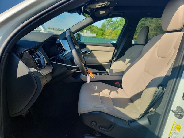 2026 VOLVO XC90 Plus Bright