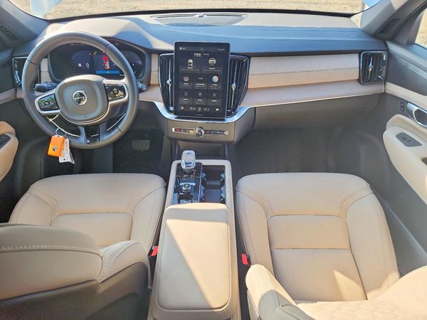 2026 VOLVO XC90 Plus Bright