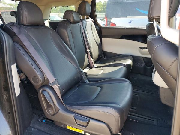 2024 KIA CARNIVAL