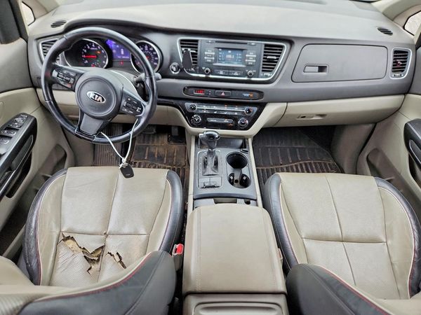 2016 KIA SEDONA LX - Middle-low