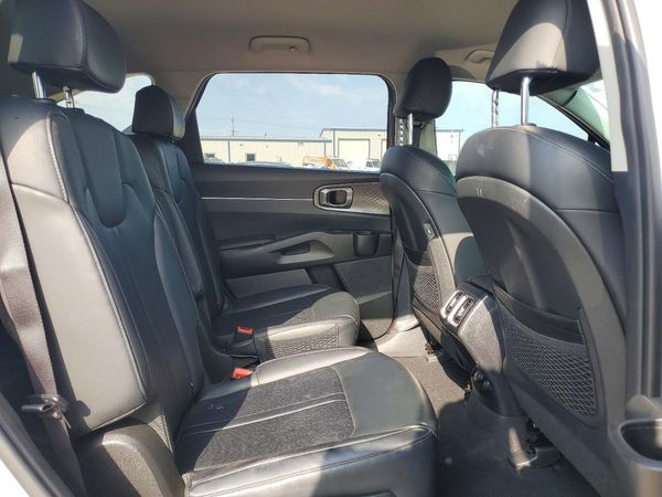 2023 KIA SORENTO