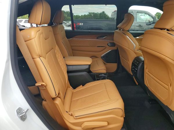 2025 JEEP GRAND CHEROKEE