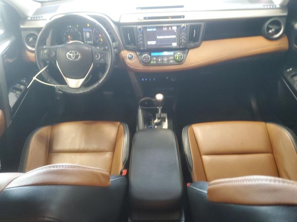 2016 TOYOTA RAV4