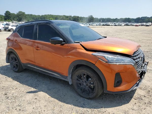 2024 NISSAN KICKS SR