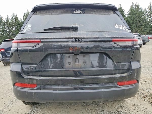 2023 JEEP GRAND CHEROKEE Laredo, Altitude
