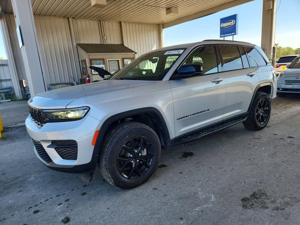 2024 JEEP GRAND CHEROKEE Laredo
