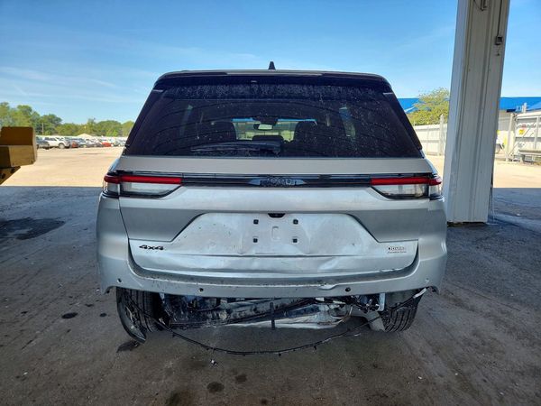 2024 JEEP GRAND CHEROKEE Laredo
