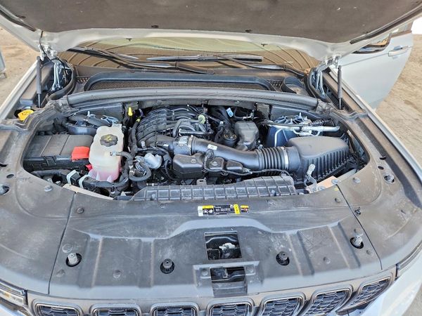 2024 JEEP GRAND CHEROKEE Laredo