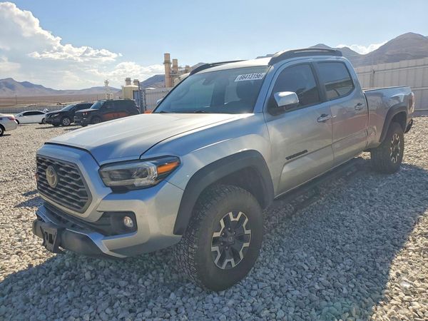 2023 TOYOTA TACOMA SR5 — Front 3/4