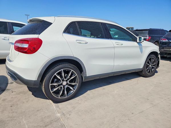 2016 MERCEDES-BENZ GLA GLA250