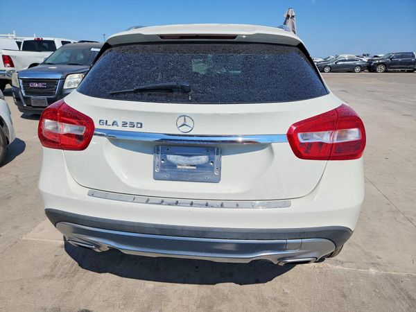 2016 MERCEDES-BENZ GLA GLA250