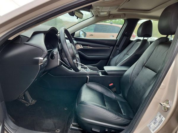 2022 MAZDA 3 Premium Package