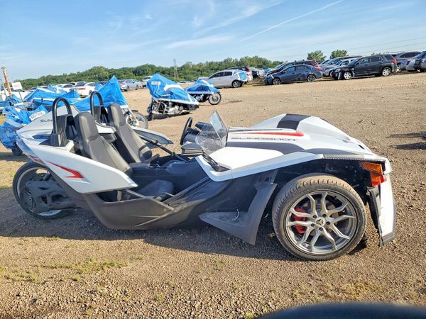 2022 POLARIS SLINGSHOT — RSDT