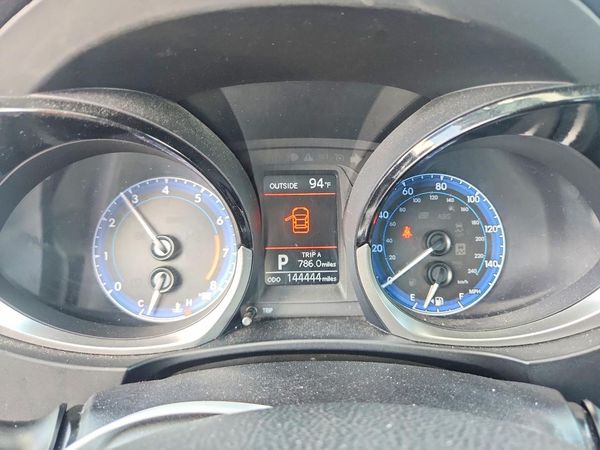 2015 TOYOTA COROLLA
