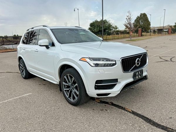 2018 VOLVO XC90 Momentum