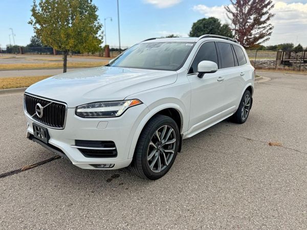 2018 VOLVO XC90 Momentum