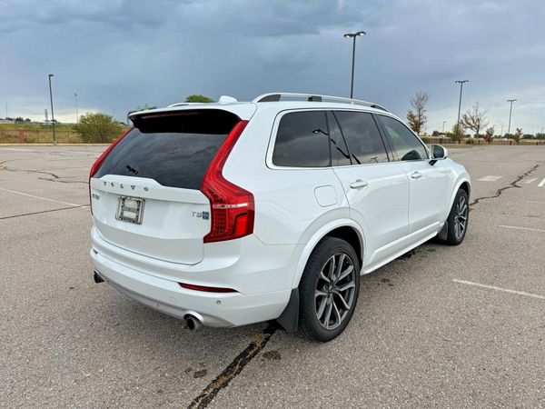 2018 VOLVO XC90 Momentum