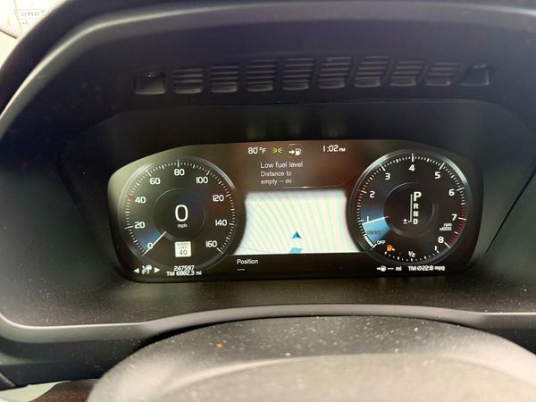 2018 VOLVO XC90 Momentum