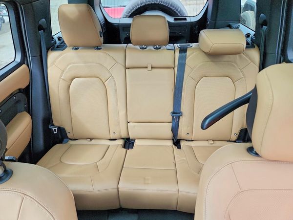 2025 LAND ROVER DEFENDER