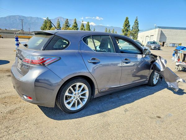 2013 LEXUS CT 200h