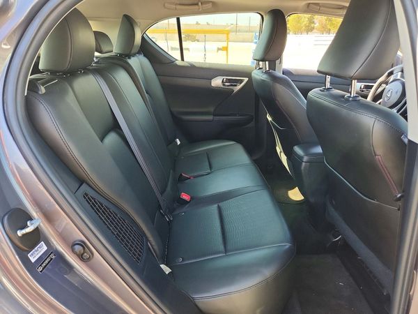 2013 LEXUS CT 200h