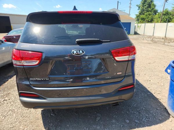 2017 KIA SORENTO L, LX