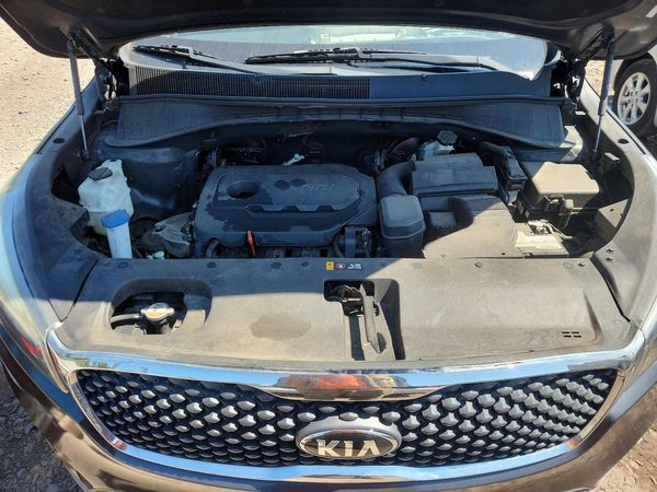 2017 KIA SORENTO L, LX