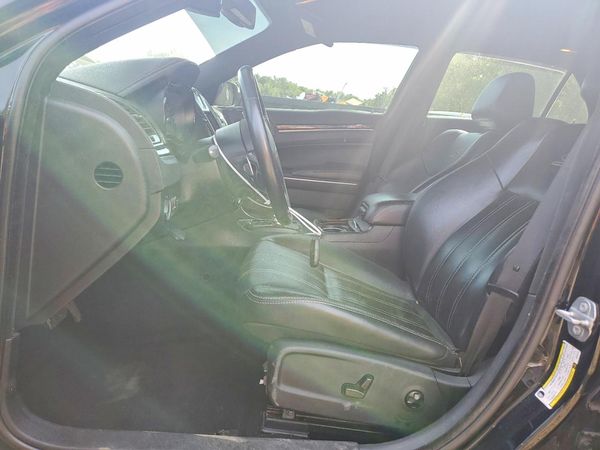 2019 CHRYSLER 300
