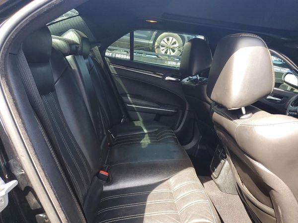 2019 CHRYSLER 300