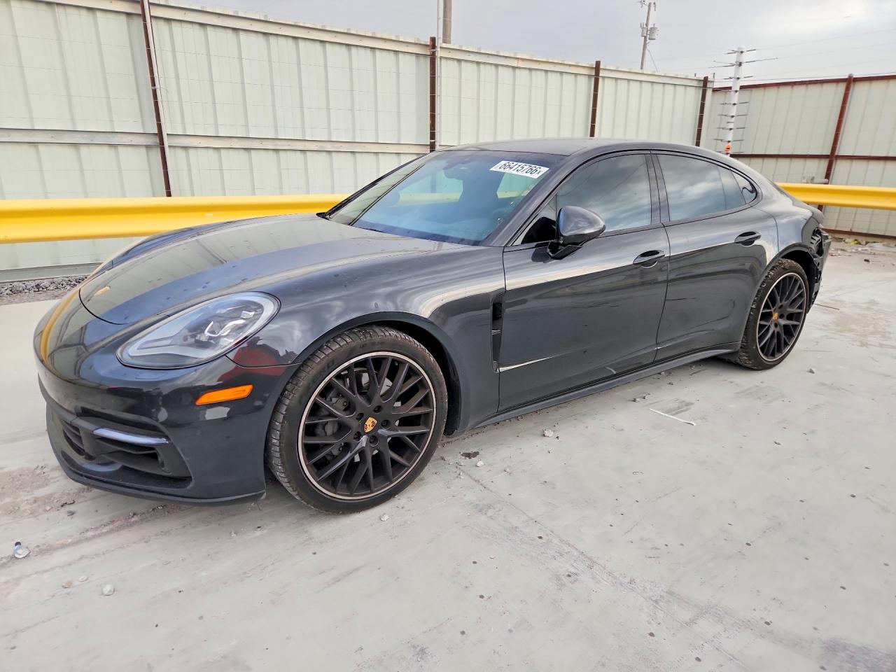 2018 PORSCHE PANAMERA