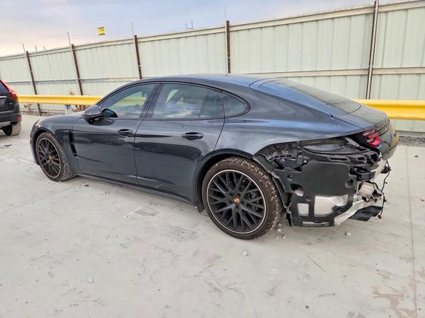 2018 PORSCHE PANAMERA