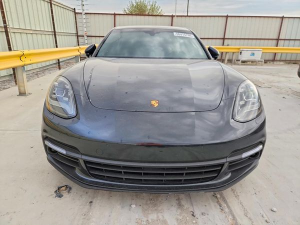 2018 PORSCHE PANAMERA