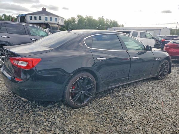 2015 MASERATI QUATTROPORTE Essence