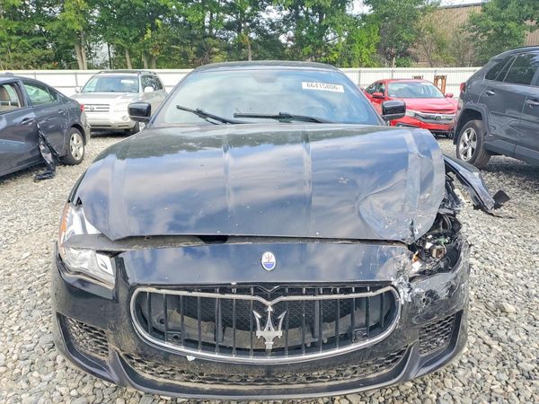 2015 MASERATI QUATTROPORTE Essence