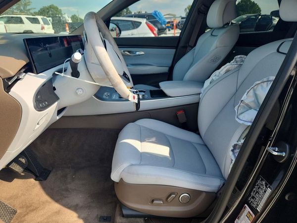 2026 GENESIS GV70