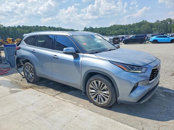 2021 TOYOTA HIGHLANDER — Passenger 3/4