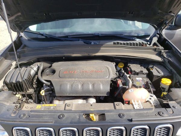 2017 JEEP RENEGADE Sport — Engine bay