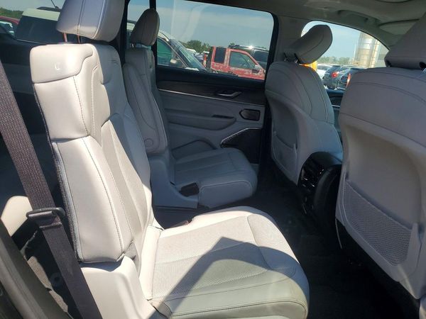 2022 JEEP GRAND CHEROKEE Overland