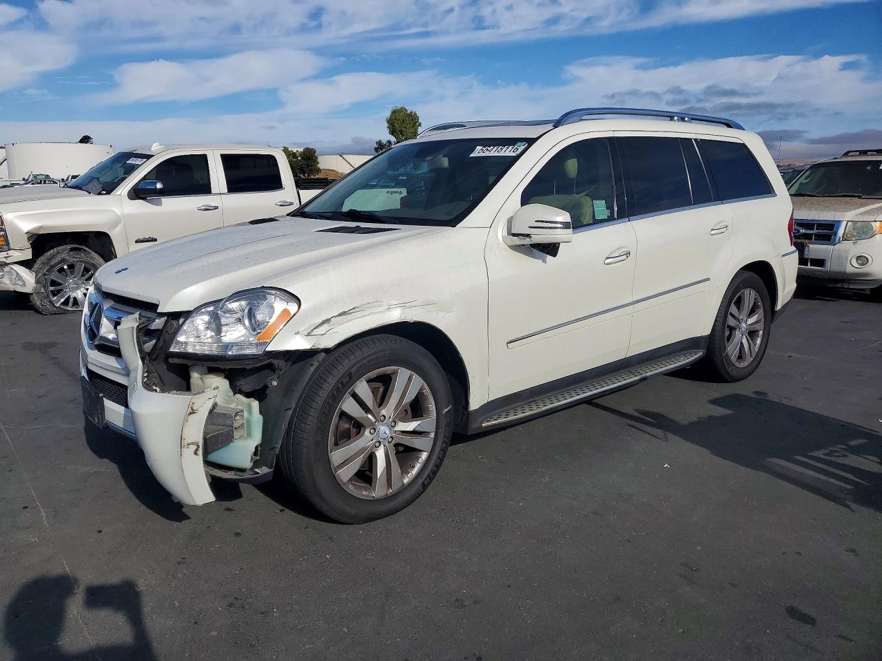 2012 MERCEDES-BENZ GL GL450 4-MATIC — Front 3/4