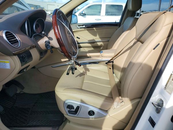 2012 MERCEDES-BENZ GL GL450 4-MATIC — DENT