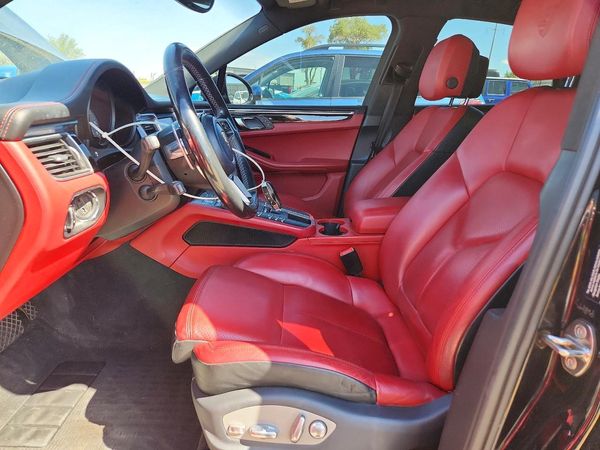 2015 PORSCHE MACAN