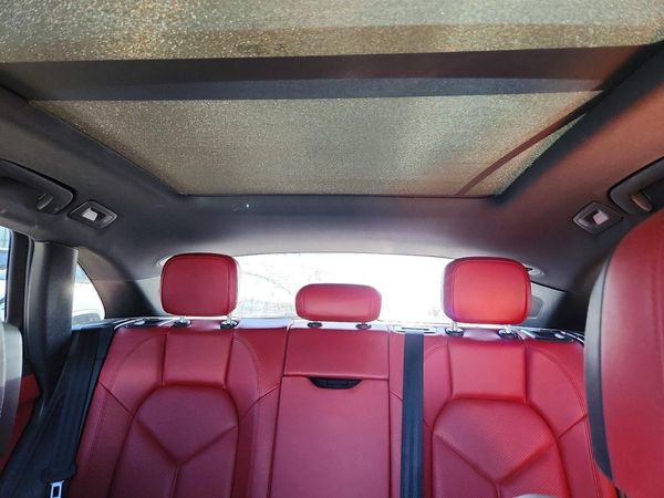 2015 PORSCHE MACAN
