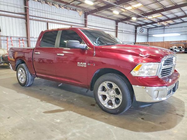 2016 RAM 1500 SLT